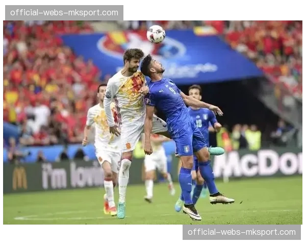 关键瞬间：莱比锡门将布拉斯维西扑出勒沃库森点球，力保球门不失