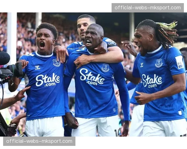 保级六分战：诺丁汉森林与埃弗顿的直接对话前瞻